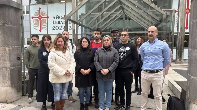 La Escuela de Profesorado cerrada por complemento salarial y pide reunión con Buruaga