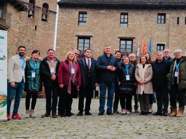 Los municipios de Teruel La Fresneda y Linares de Mora se unen a las “Ciudades más bonitas de España”