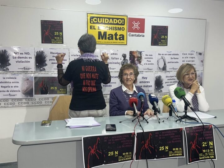 Manifestación de la Comisión 8M en Santander en contra de la violencia