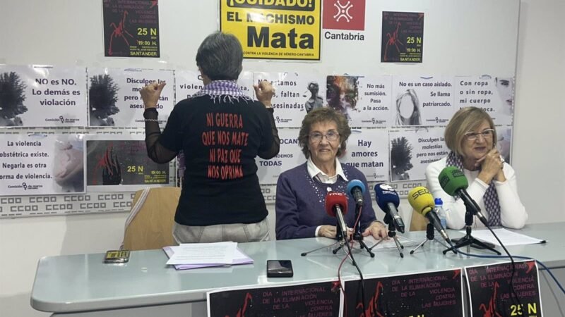 Manifestación de la Comisión 8M en Santander en contra de la violencia