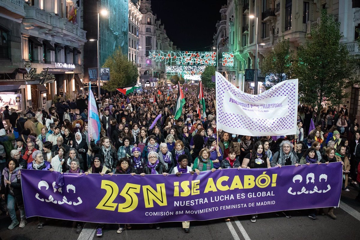 Marcha de la Comisión del 8M este 25N por la «justicia feminista» y cierre del CIE