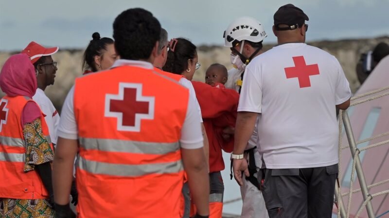 Rescatadas 278 personas en 4 pateras cerca de Canarias