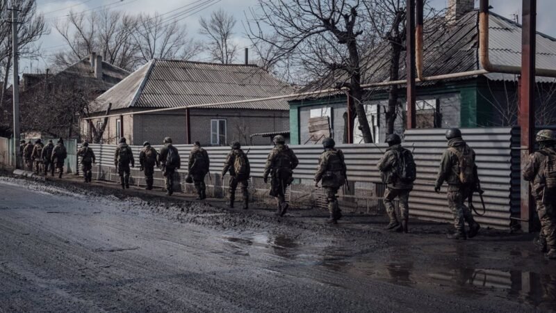 Rusia captura a británico en combates en región de Kursk.