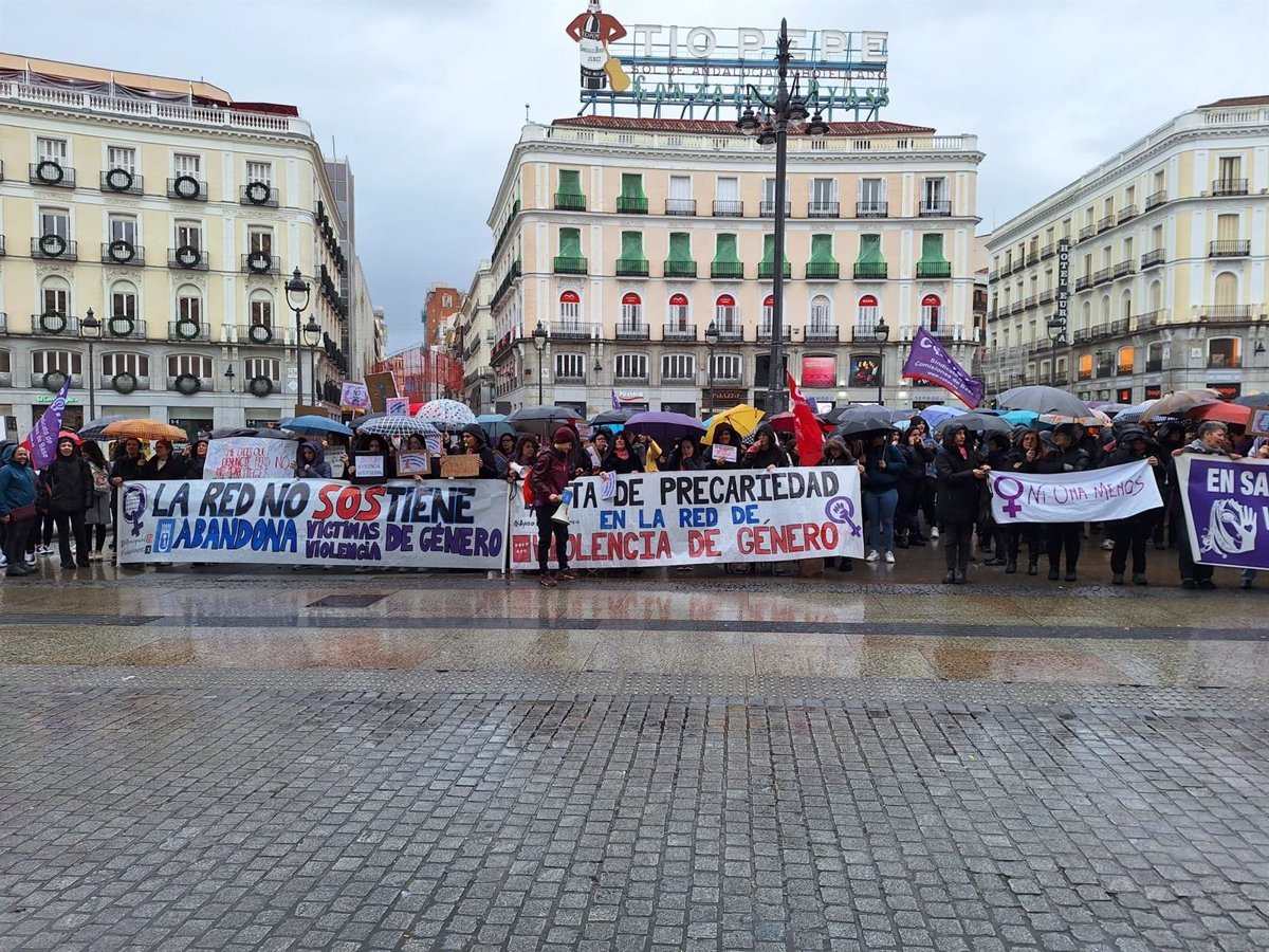 Trabajadores de atención a víctimas de violencia de género piden mejoras salariales y más personal