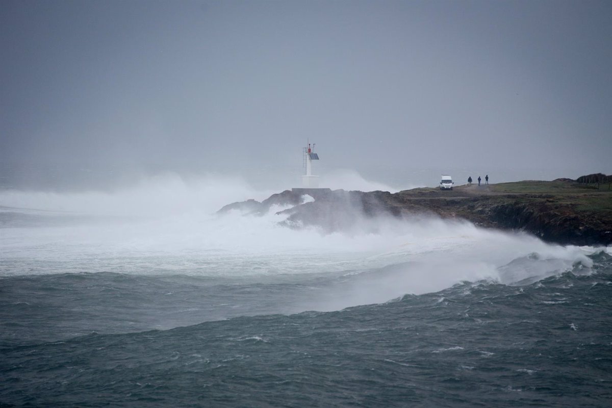 Vientos de 130 km/h y lluvias intensas en Galicia debido a la tormenta Caetano