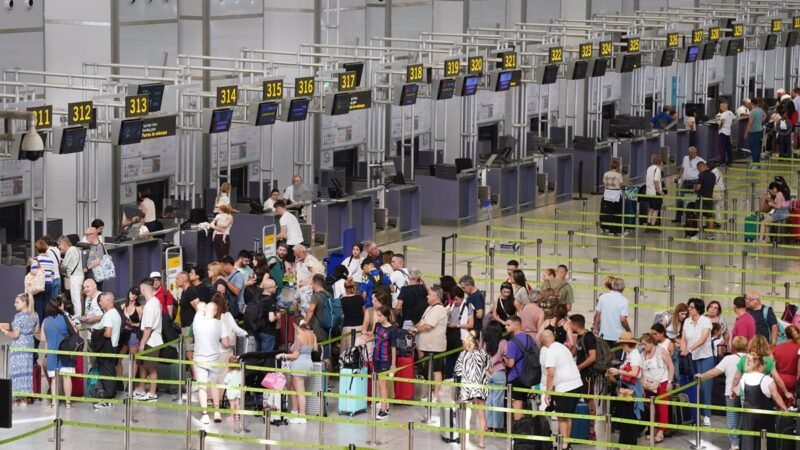 11.633 vuelos previstos en aeropuertos de Andalucía para Navidad, mayoría internacionales y 64% desde Málaga