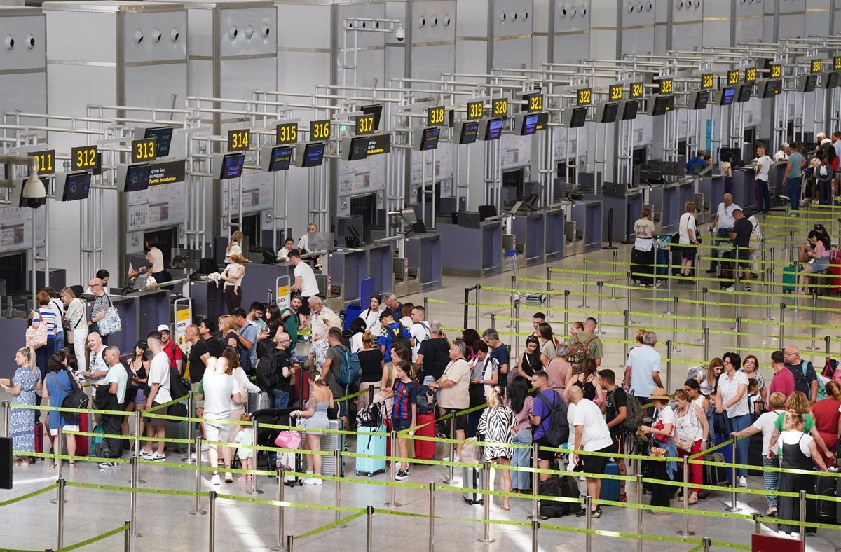 11.633 vuelos previstos en aeropuertos de Andalucía para Navidad, mayoría internacionales y 64% desde Málaga