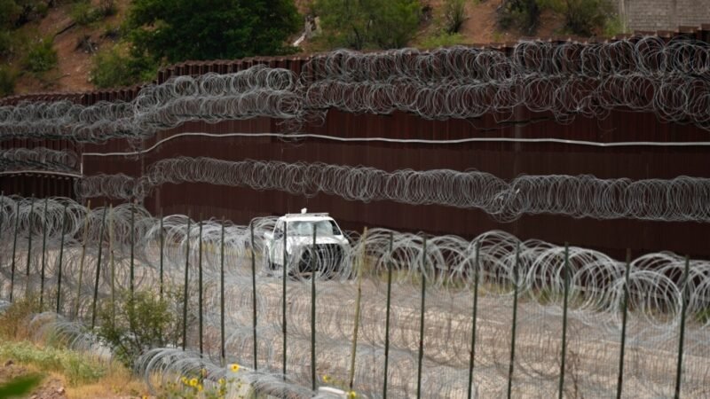 Descenso del 17% en detenciones de inmigrantes en la frontera EE. UU.-México