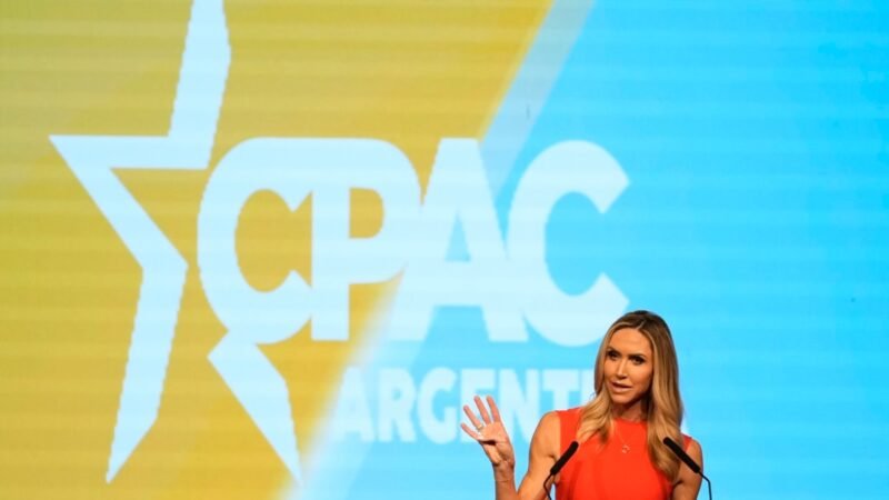 Lara Trump habla sobre gobierno de Mercy en cumbre conservadora.