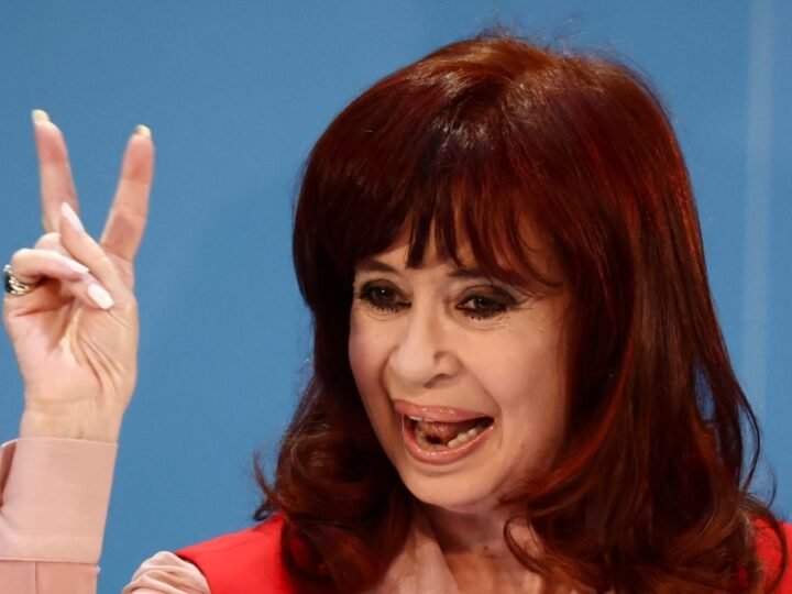 Cristina Fernández lidera la oposición en Argentina