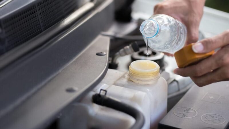 ¿Agua del radiador del coche: ¿destilada o del grifo?