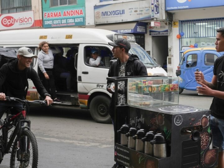 Venezolanos contribuirán con $530 millones en impuestos a Perú en 2024.