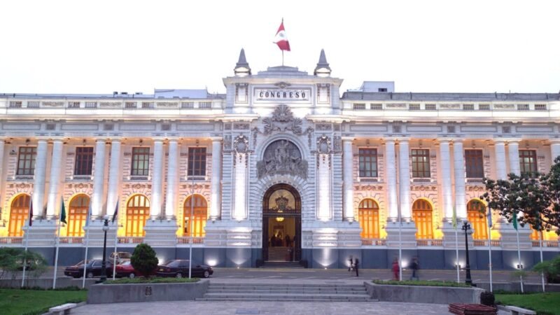 Congreso y Fiscalía investigan red de prostitución en Perú