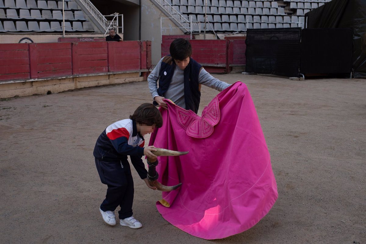 Proyecto de ley para prohibir a menores ser toreros.