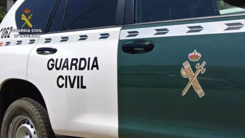 La Guardia Civil recupera el segundo cuerpo de un joven migrante.