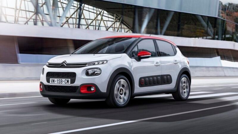 ¿Cómo apagar los faros antiniebla del Citroën C3 que se mantienen encendidos?