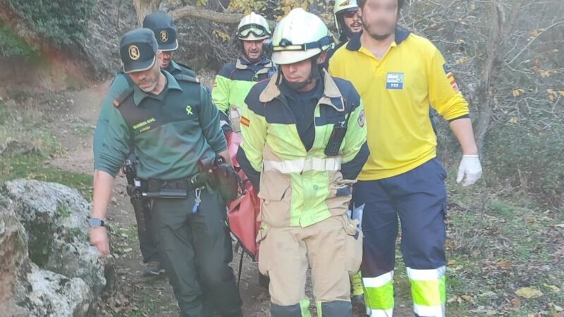 Rescate de persona tras caída en Bogarra por Guardia Civil de Albacete