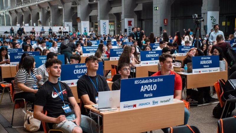 45 jóvenes riojanos compiten en Jóvenes Talentos Empresariales.