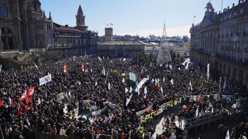 Actuar contra la sociedad gallega al imponerlo