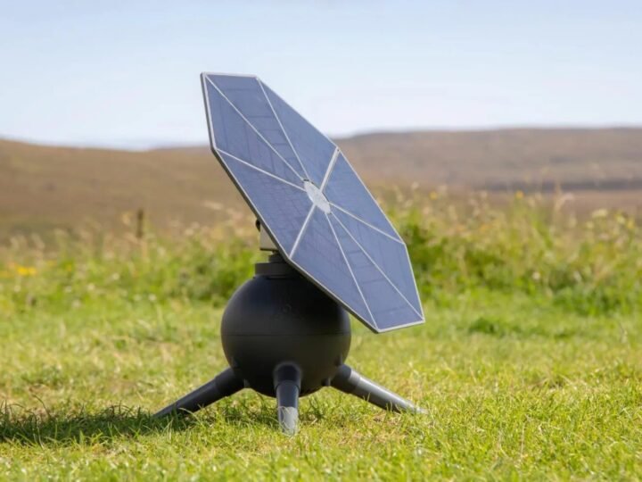 Antena fotovoltaica que sigue al sol desde el jardín