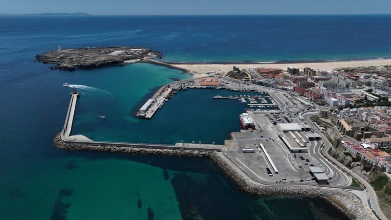 Canceladas las salidas entre Tarifa y Tánger por temporal.