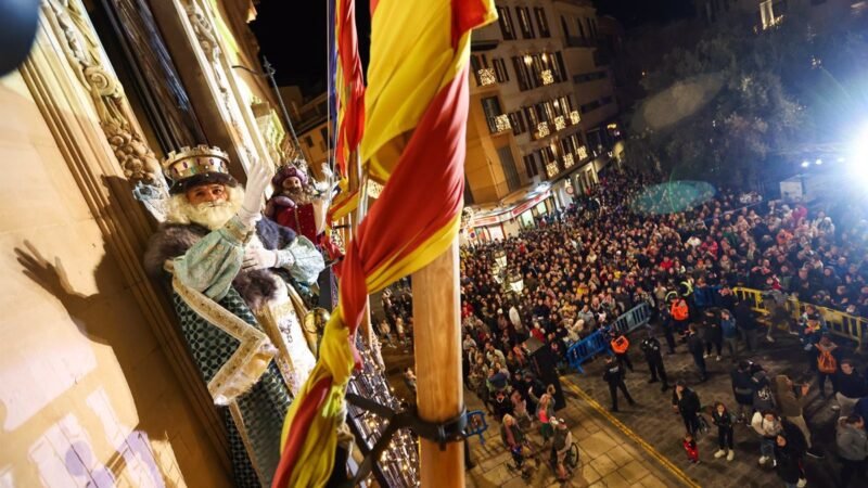 Cort cede dirección artística y producción del Desfile Trei Regi.