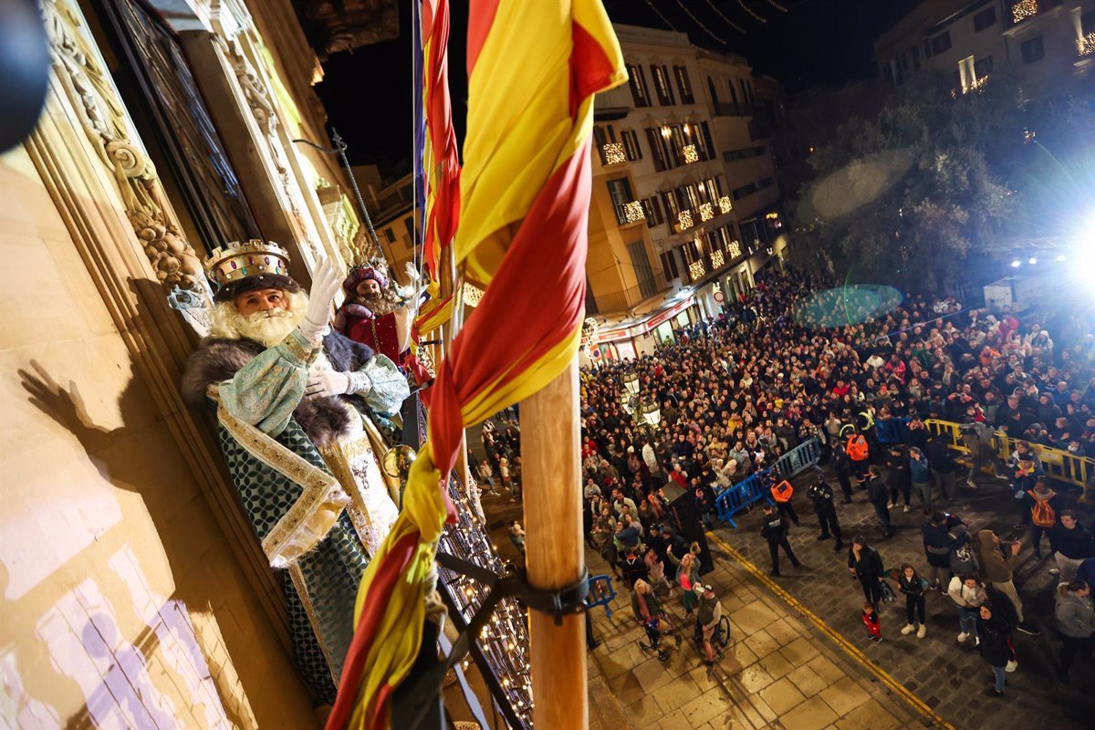 Cort cede dirección artística y producción del Desfile Trei Regi.