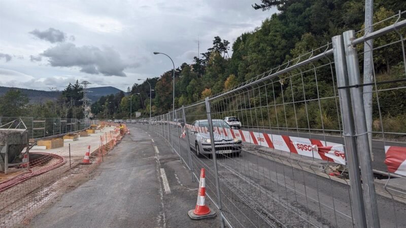 Corte de carril en cuesta de Beloso por obras del corredor peatonal.