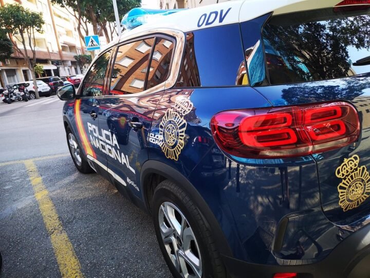 Cuatro agentes policiales heridos en persecución de preso en Nerja, Málaga