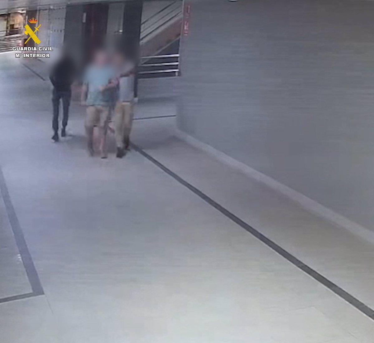 Dos hombres detenidos por robo violento a turista en centro comercial en Puerto Rico (Gran Canaria)