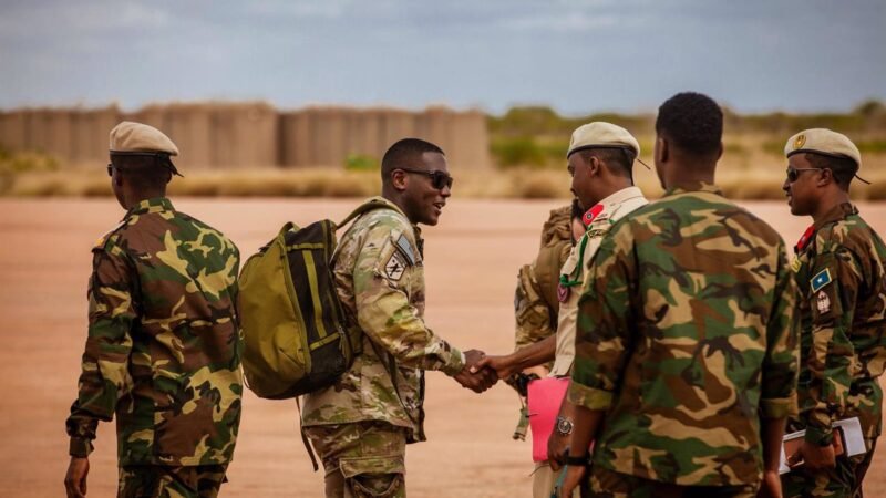 EE. UU. lanza ataques contra Al Shabaab en el sur de Somalia