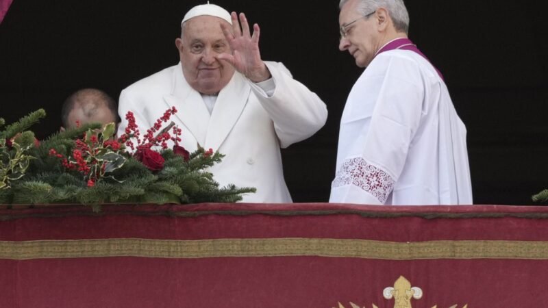 El Papa visita prisión de Roma con mensaje de esperanza