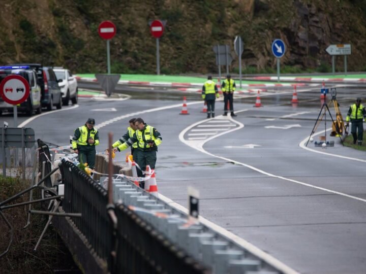 El Parlamento solicita rehabilitación de vía tras trágico accidente de autobús en Nochebuena 2022 con 7 fallecidos