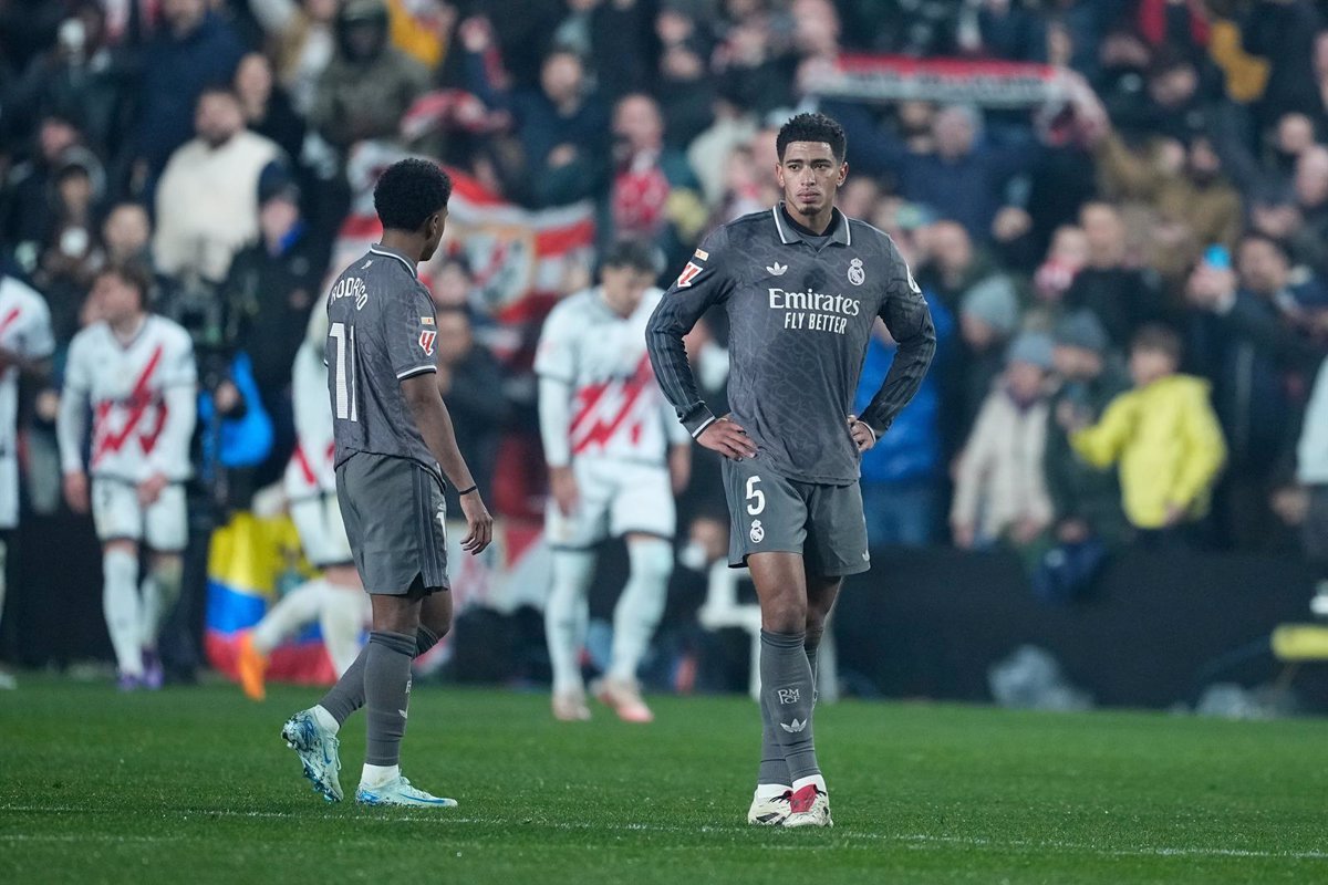 El Real Madrid no logra ser líder en Vallecas.