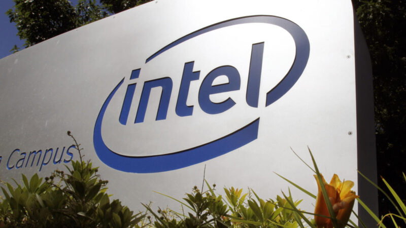 El director ejecutivo de Intel se jubila repentinamente