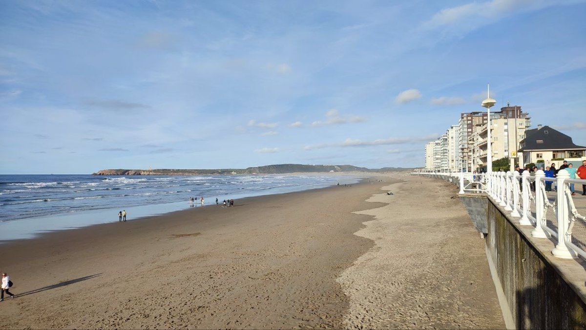 El puerto finaliza entrega de arena en Salinas y El Espartal