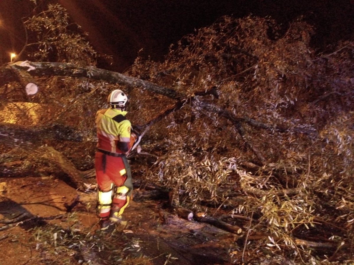 El temporal provoca 213 incidencias en Cantabria, la mitad este mes