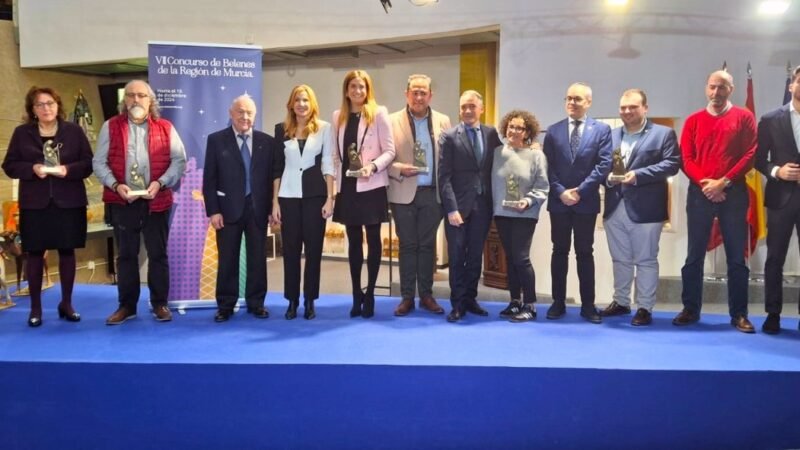 Entrega de premios del Concurso de Belenes en la comunidad.