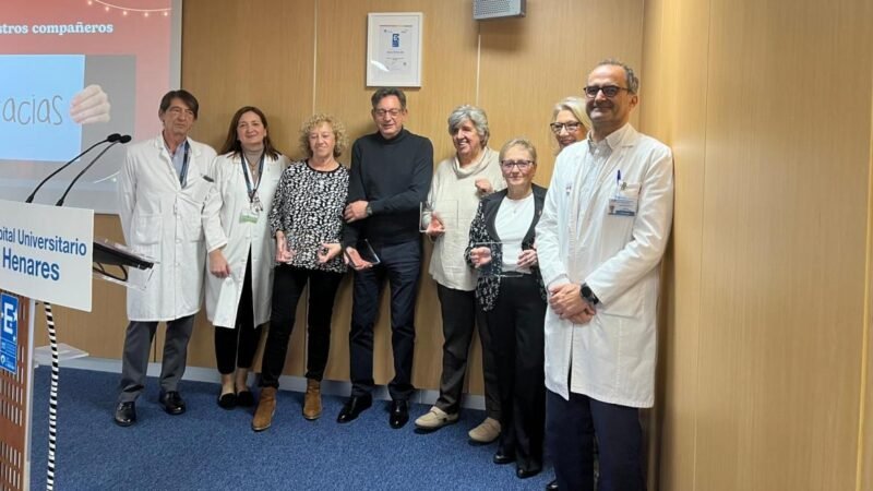 Homenaje a profesionales jubilados en Hospital Público de Henares