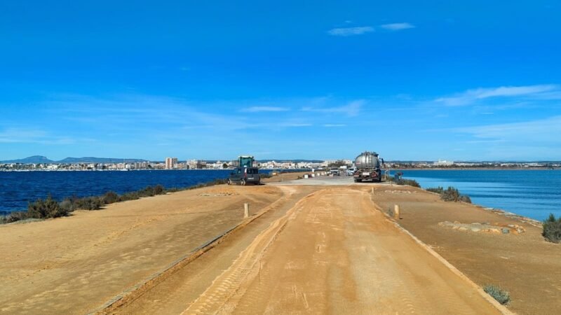 Inversión de 32.000 euros en mejora del carril bici y sendero en parque Salinas de San Pedro