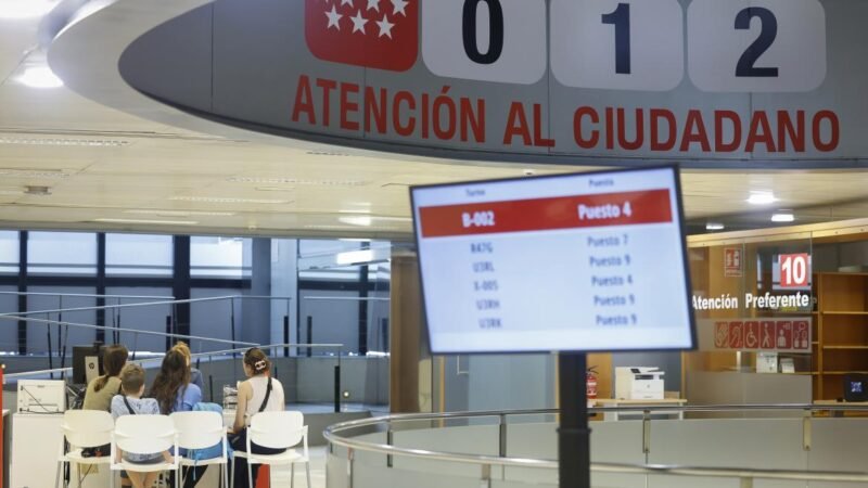 La Comunidad de Madrid aumenta en un 7% las consultas del 012 este año, superando los 2,5 millones.