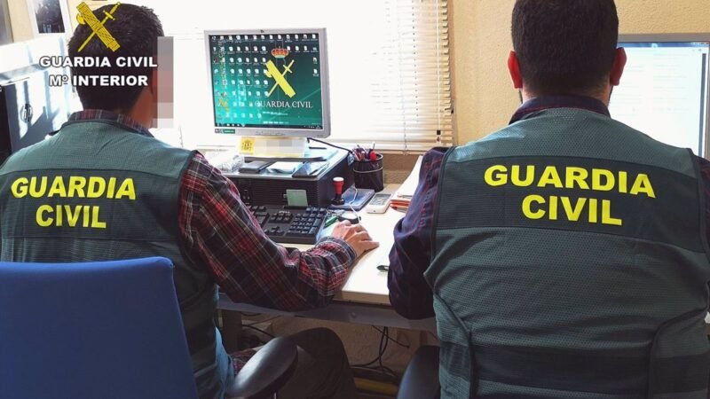 La Guardia Civil detiene al joven por agredir a vecinos en Mula.