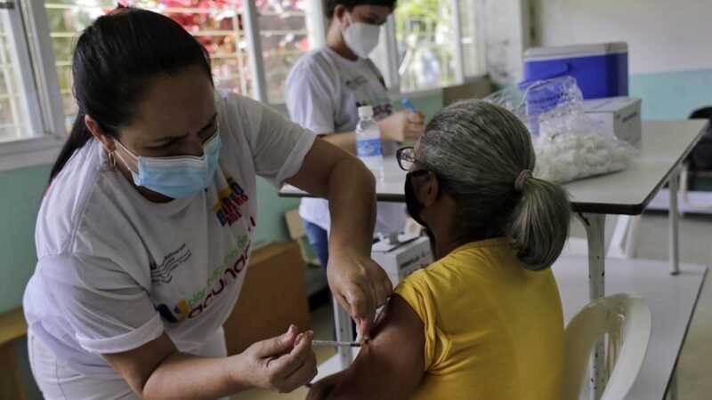 La asistencia oficial al desarrollo para salud mundial desciende un 37% en 2023