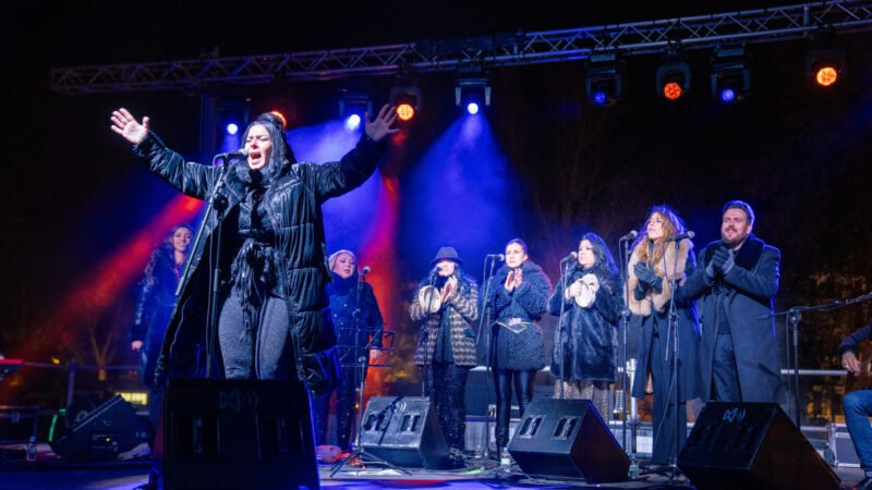 La familia Habichuela encanta con su zambomba flamenca en el Templo de Debod