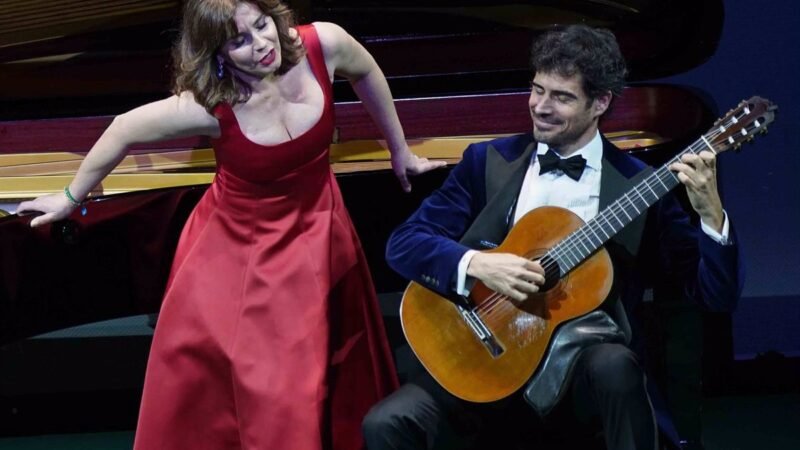 La gala anual del Teatro Real con acento español