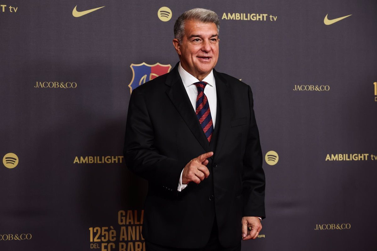 Laporta agradece a Nike por entender la grandeza del Barça en la industria y el deporte.