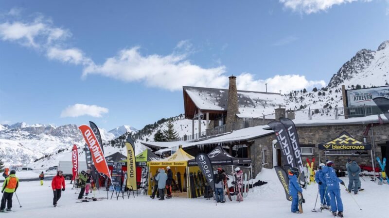 Las estaciones del Grupo Aramón inician la temporada con nieve de hasta 60 cm.