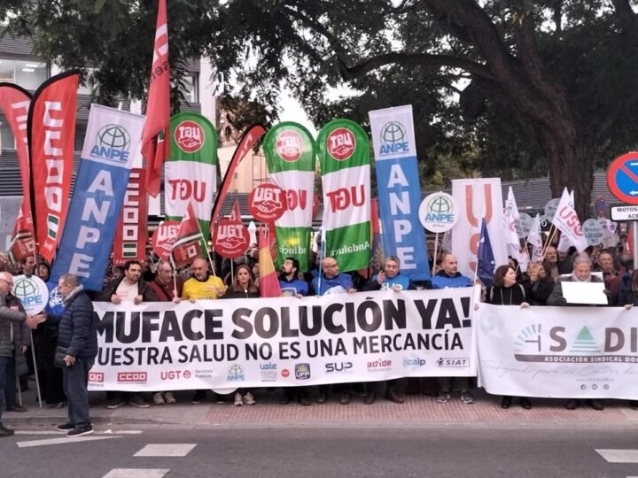 Manifestantes en Andalucía exigen nuevo acuerdo con Muface para 340.000 andaluces