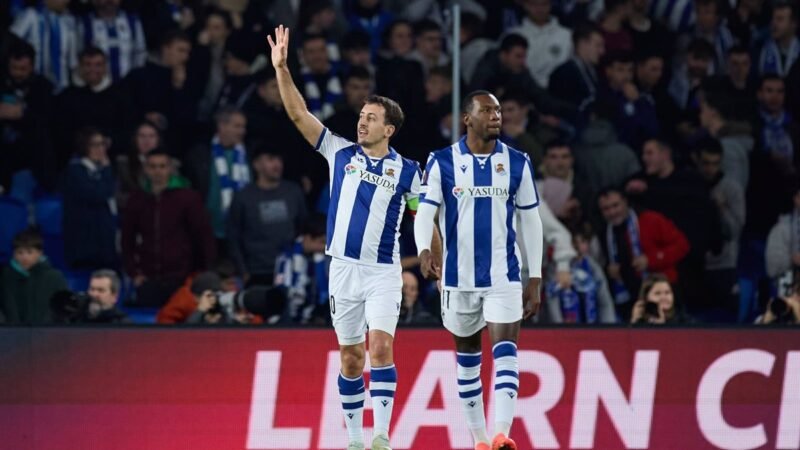 Oyarzabal lleva a la Real Sociedad al ‘top 8’ de la Europa League