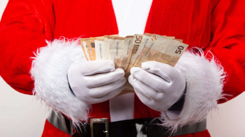 Pago adicional de Navidad para jubilados en cursos pasivos. Recibirás hoy el pago adicional de Navidad si te jubilaste en cursos pasivos.